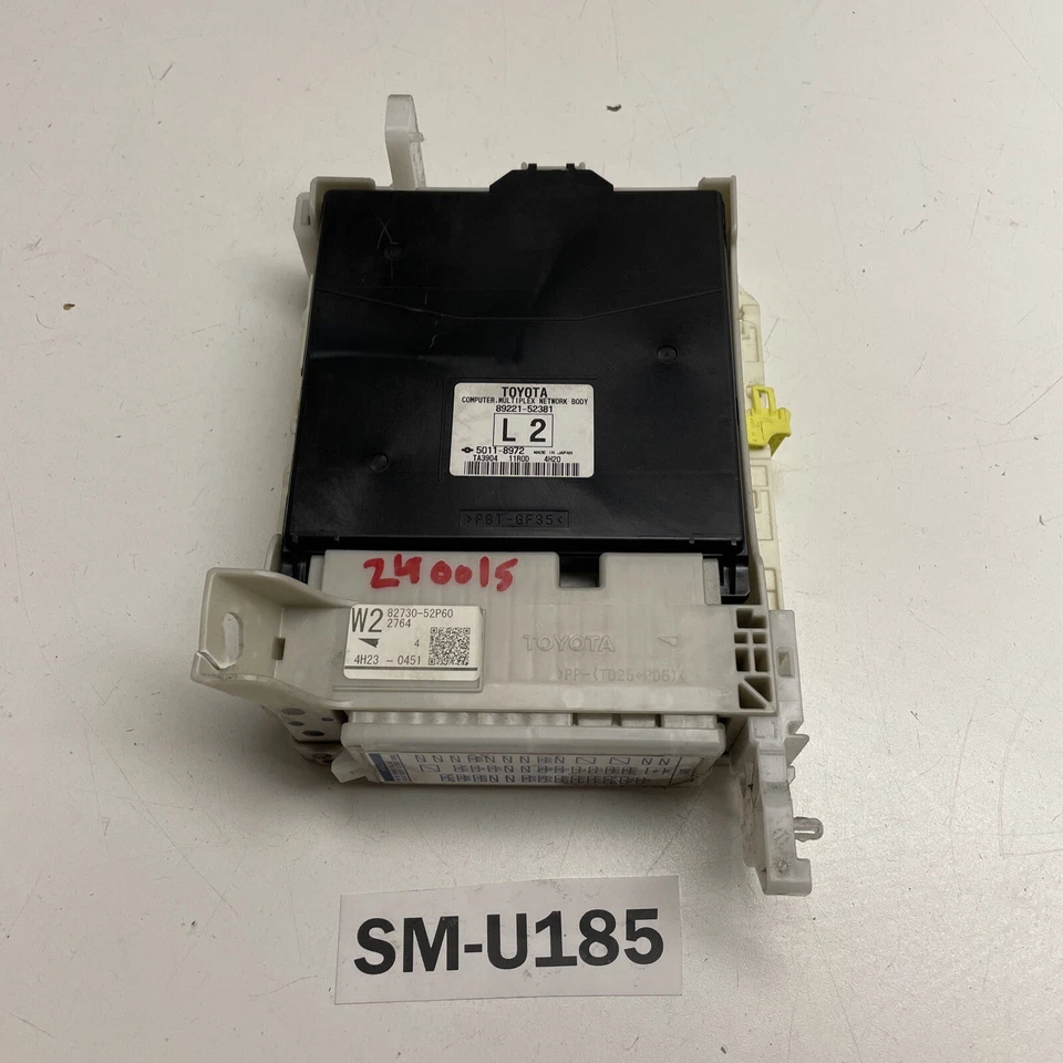 Toyota Prius C 2012 módulo de control informático de red multiplex 89221-52381 OEM Foto 2 de 4
