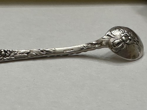Vintage Sterlingsilber Rosenmuster Repousse Salzlöffel 2&7/8" lang - Bild 5 von 6