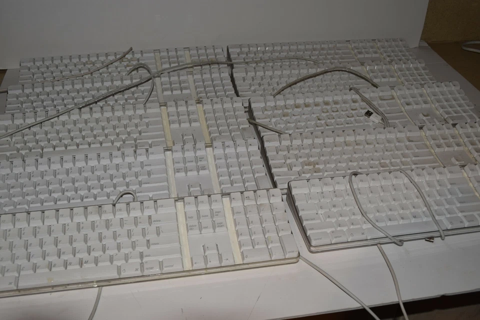 ^^ APPLE A1048 Verkabelt USB Tastatur Viel 25 (QL39) - Bild 2 von 4