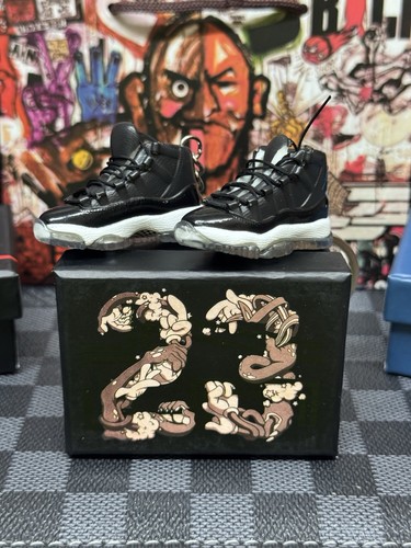 Mini Jordan Schuh Schlüsselanhänger Set - Perfekt für Sneakerheads! - Bild 3 von 8
