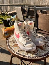 Youth Nike Blazer Mid '77 sneakers in white pink Size 4y
