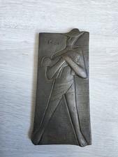 Buderus Kunstguss Wandrelief 1961 – moderne Figur – Gusseisen