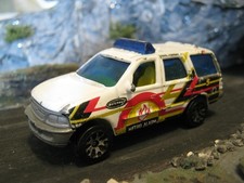 Matchbox MB489 Ford Expedition in white 2003 Hero City Fire Service