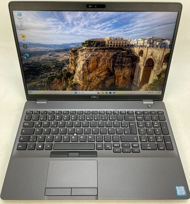 DELL Precision 3541 Intel  Core  Laptop i9-9880H 32 GB DDR4-SDRAM (15.6'') 512 GB