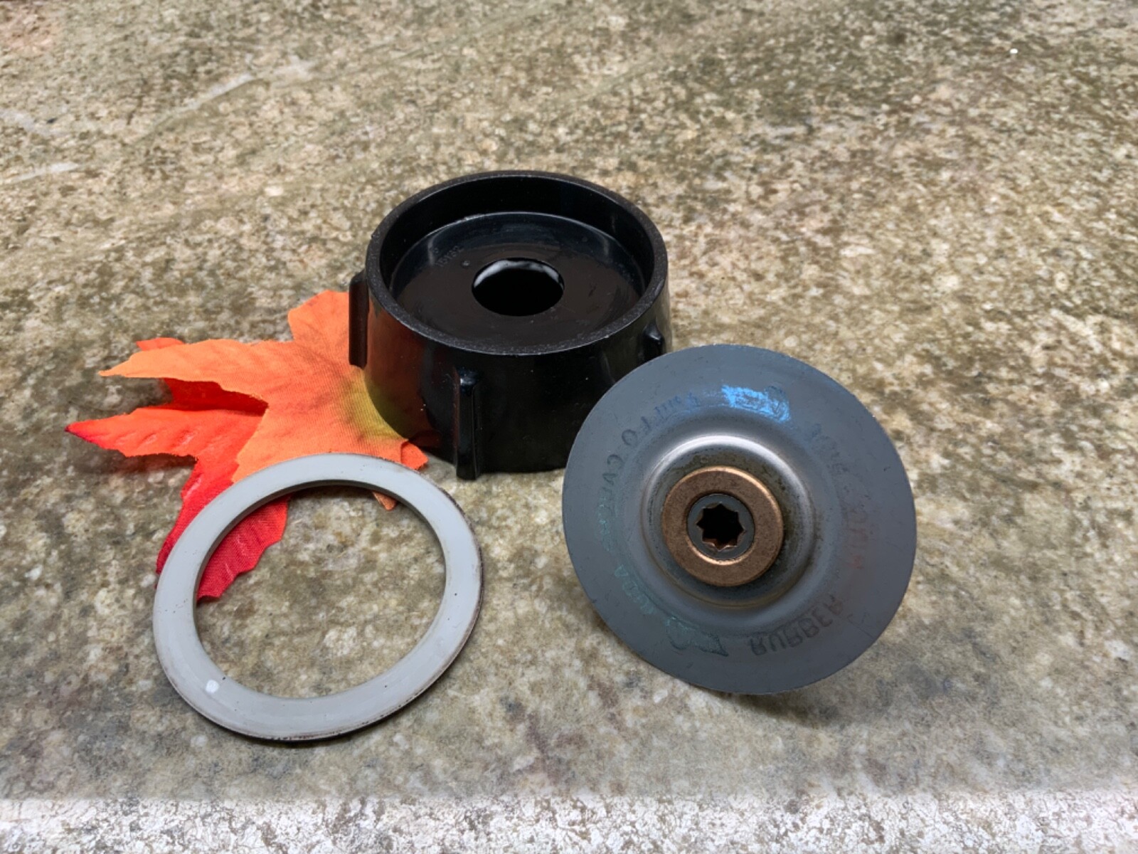 Oster 10 Speed Blender 564A Replacement Parts - Blade, Bottom Cap, Gasket OEM