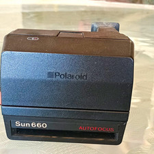 Polaroid Sun 660 Autofocus Instant Camera for 600 Film, Black Model 660