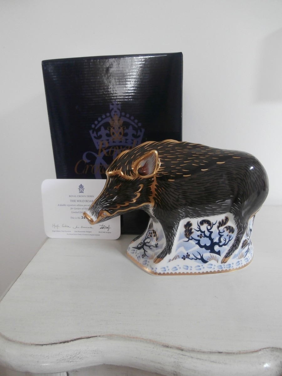 工芸品  Crown Derby Sitting Pig ROYAL CROWN DERBY THE WILD BOAR BONE CHINA PAPERWEIGHT SIGNATURE
