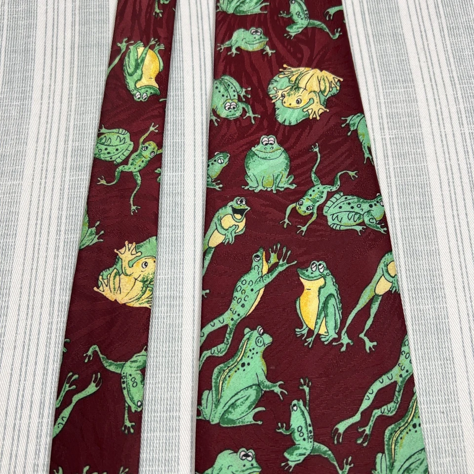 Corbata cuello rana toro rojo verde renacentista hecha a mano 4X58 #515 Foto 3 de 4