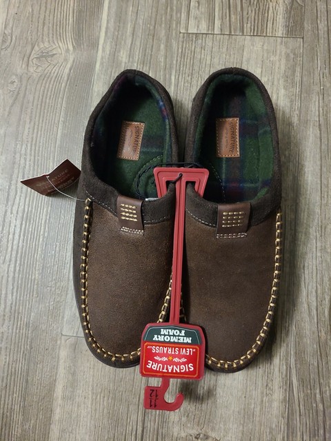 levi signature slippers