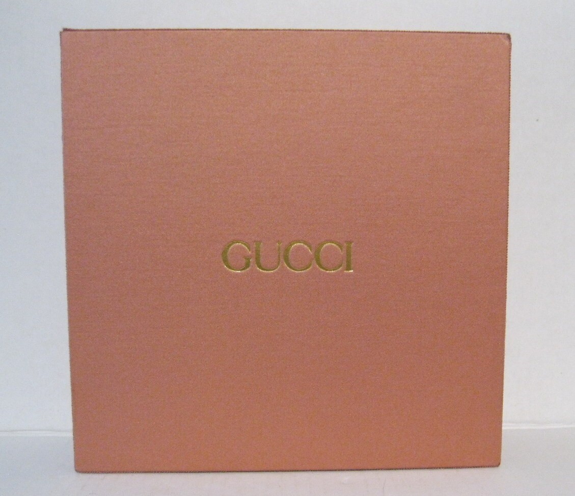 RARE Gucci Limited Edition Silk Gift Box with Green Quilted RARE Gucci Limited Edition Silk Gift Box with Green Quilted