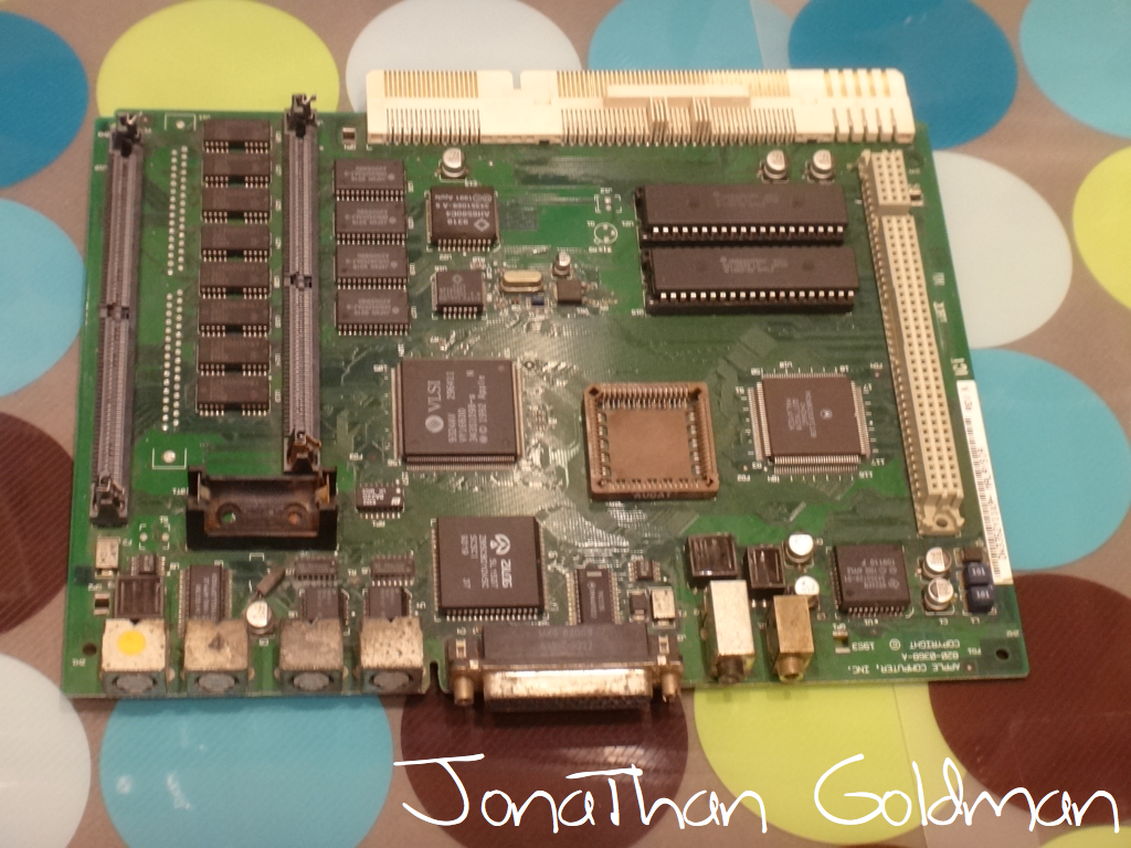 Apple Macintosh Color Classic II Logic Board for Parts or Repair