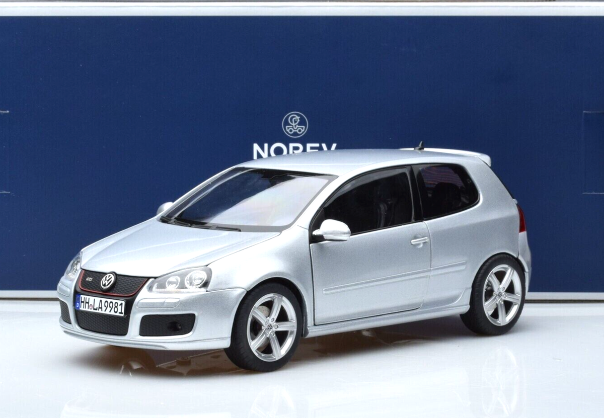 1/18 Volkswagen Golf V GTI Pirelli 2007 Silver Diecast Model