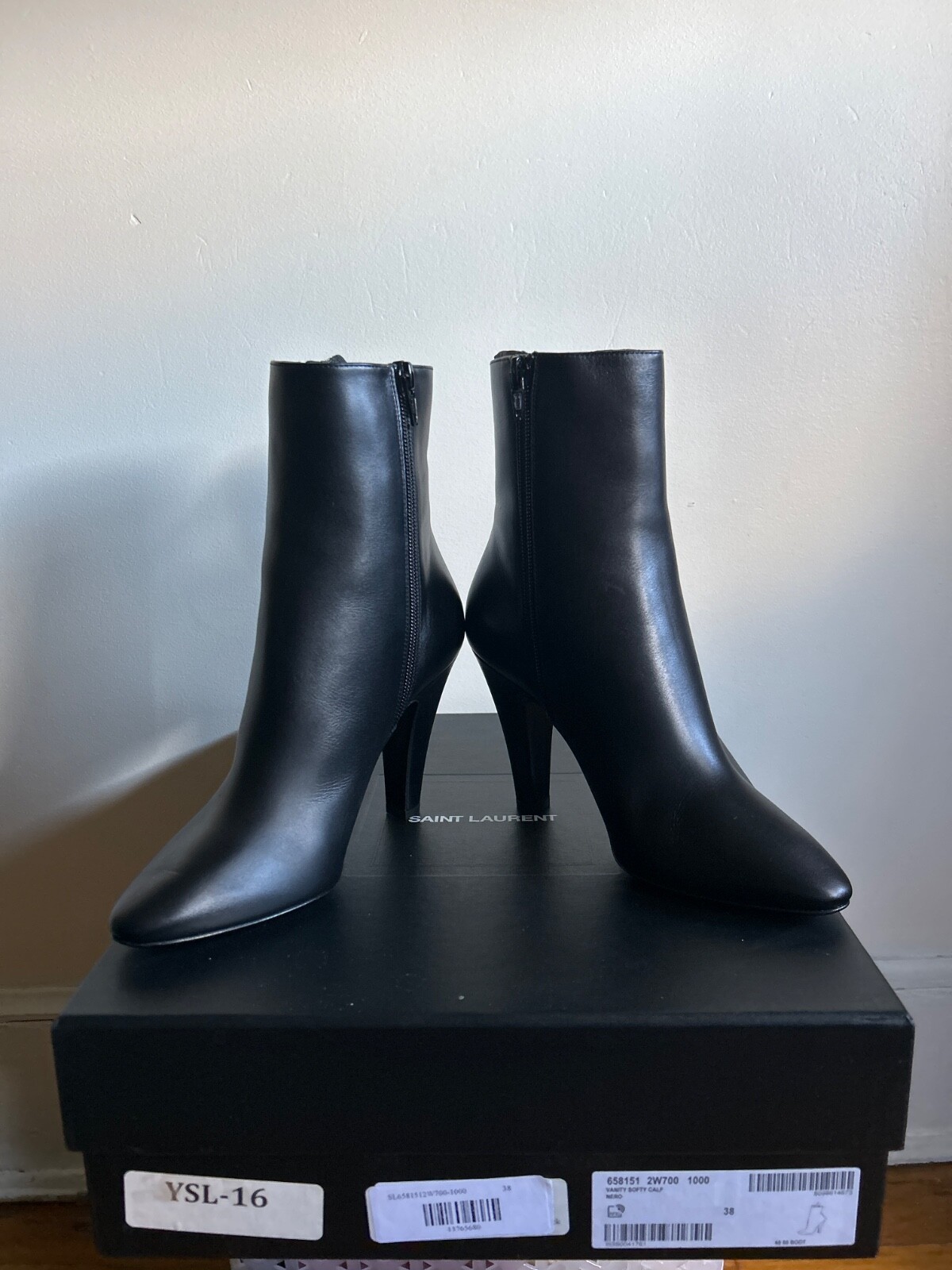 **NUOVI DI ZECCA**Stivali Yves Saint Laurent (658151 vanity softy polf) taglia 38 (US 7 5)