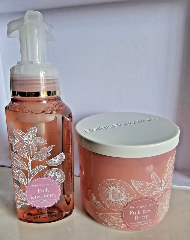 Bath & Body Works PINK KIWI BERRY 3 Wick Candle + Foaming Soap NEW