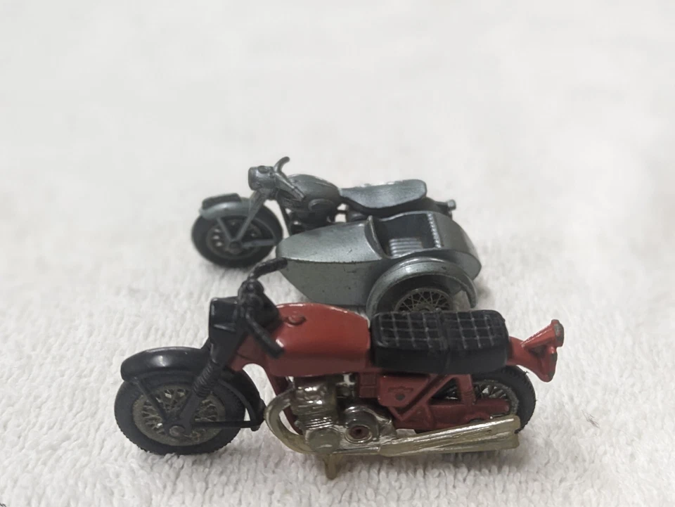 1960 Lesney Matchbox Y4 Triumph, #18 1974 Honda Bike Red, & lot of 8 other bikes - Image 3 of 4