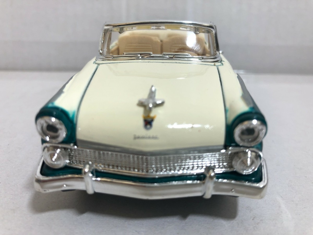 ミニカー Ford Crown Victoria 1955 1955 Ford Crown Victoria Green 1/43 Diecast Model Car by