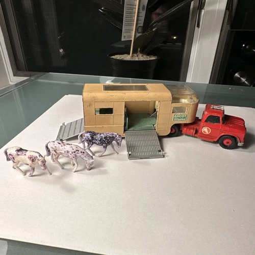 Vtg Matchbox Lesney King Size No. K-18 Dodge Tractor w/Articulated Horse Van