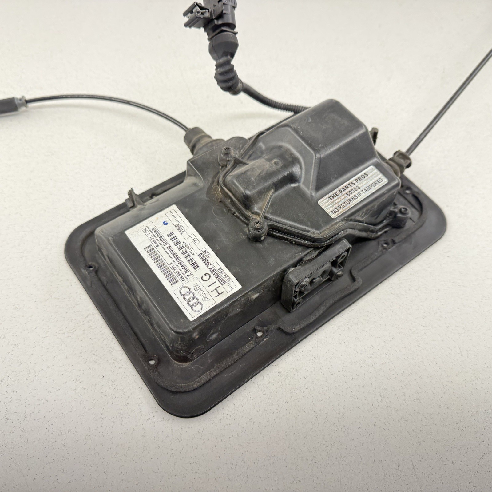 17-23 Audi R8 Front Hood Trunk Frunk Lock Latch Actuator Assembly 420880701A OEM