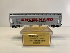 N Scale Atlas Yellow Label Engelhard 50’ Center Flow Covered Hopper 3709