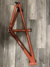 Santa Cruz Jackal Dirt Jump Frame