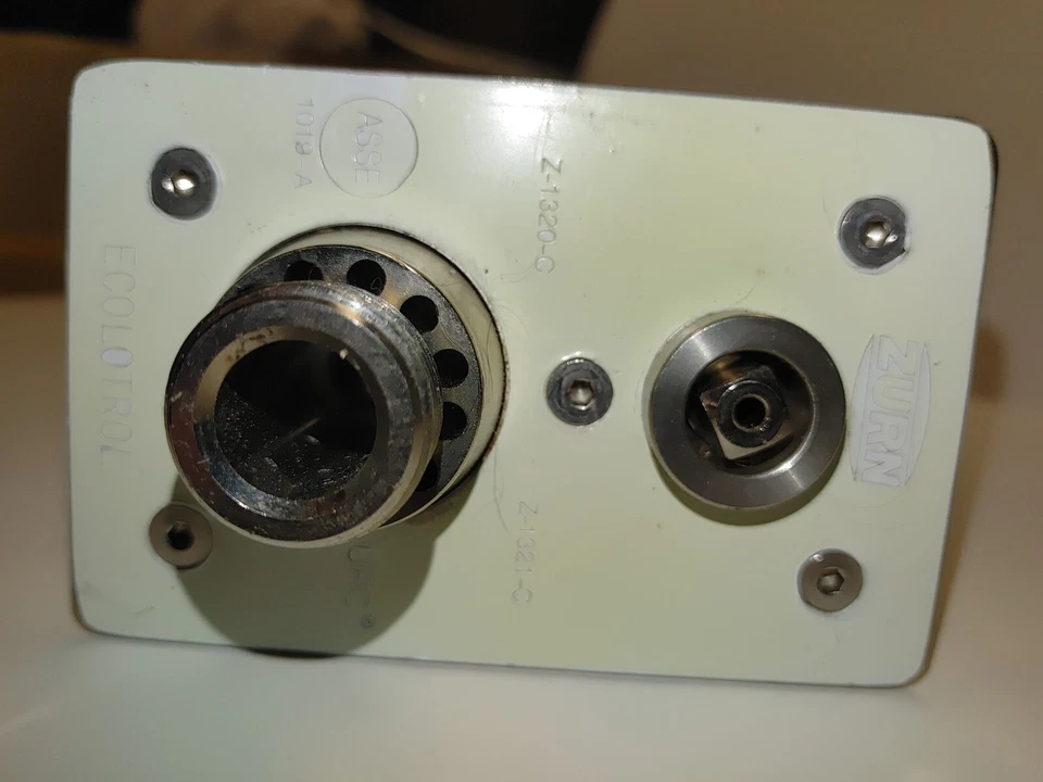 Zurn Z1321-CXL Z1320-CXL 3/4" MPT Ecolotrol Encased Wall Hydrant - Image 2 of 4