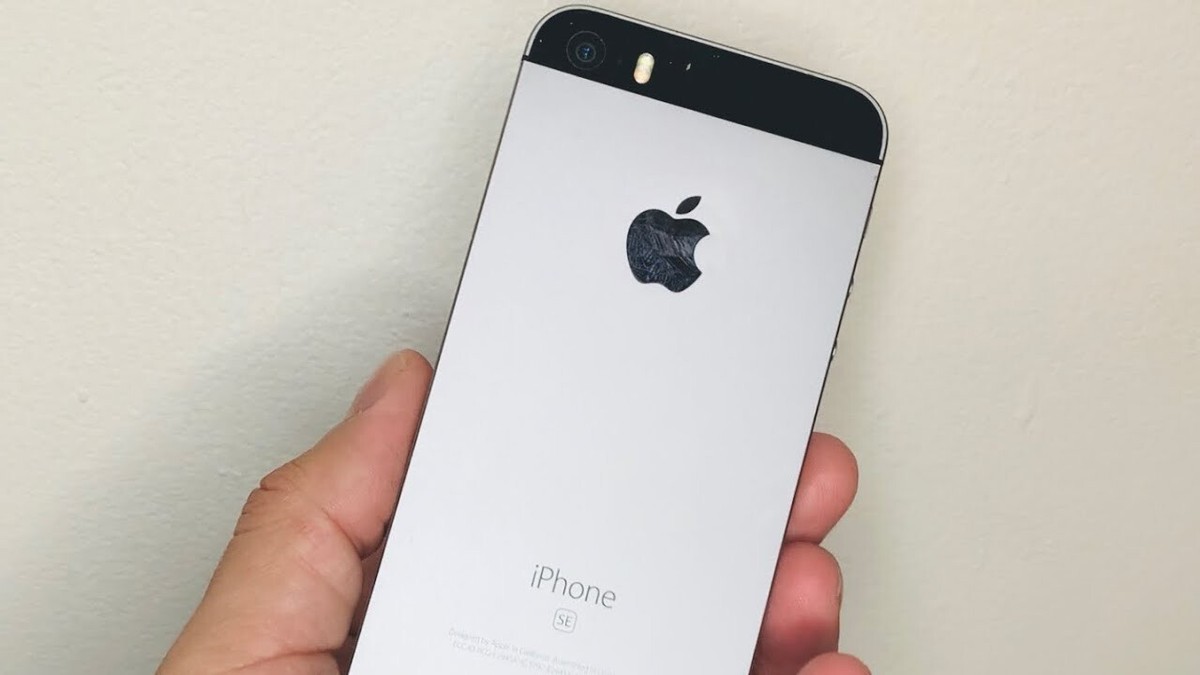 iPhone - iPhone  SE  32GB  スペースグレー Apple iPhone SE (第1世代) 32GB au [スペースグレイ] 価格比較