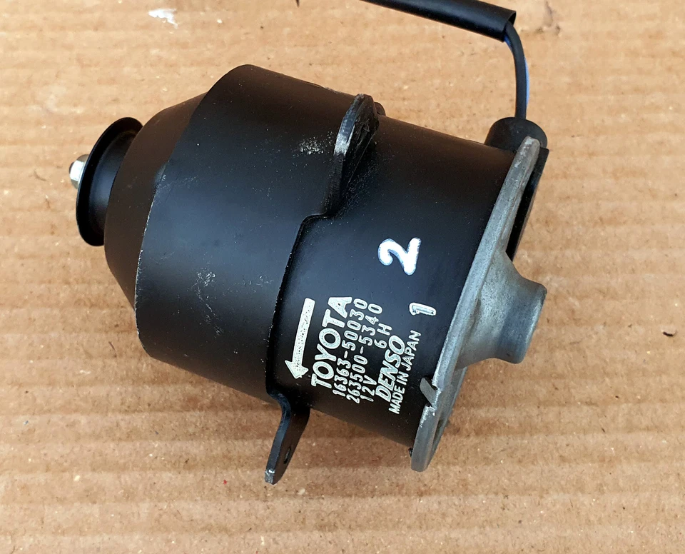 Ventilador radiador motor Lexus LS430 2001-2006 16363-50030 lado del conductor L OEM Foto 3 de 4