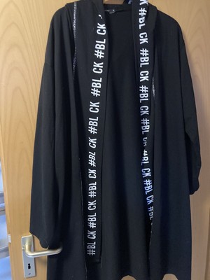 Schwarze Kapuzenjacke Größe 48 Von Tredy mit Schriftzug und Zierstreifen
