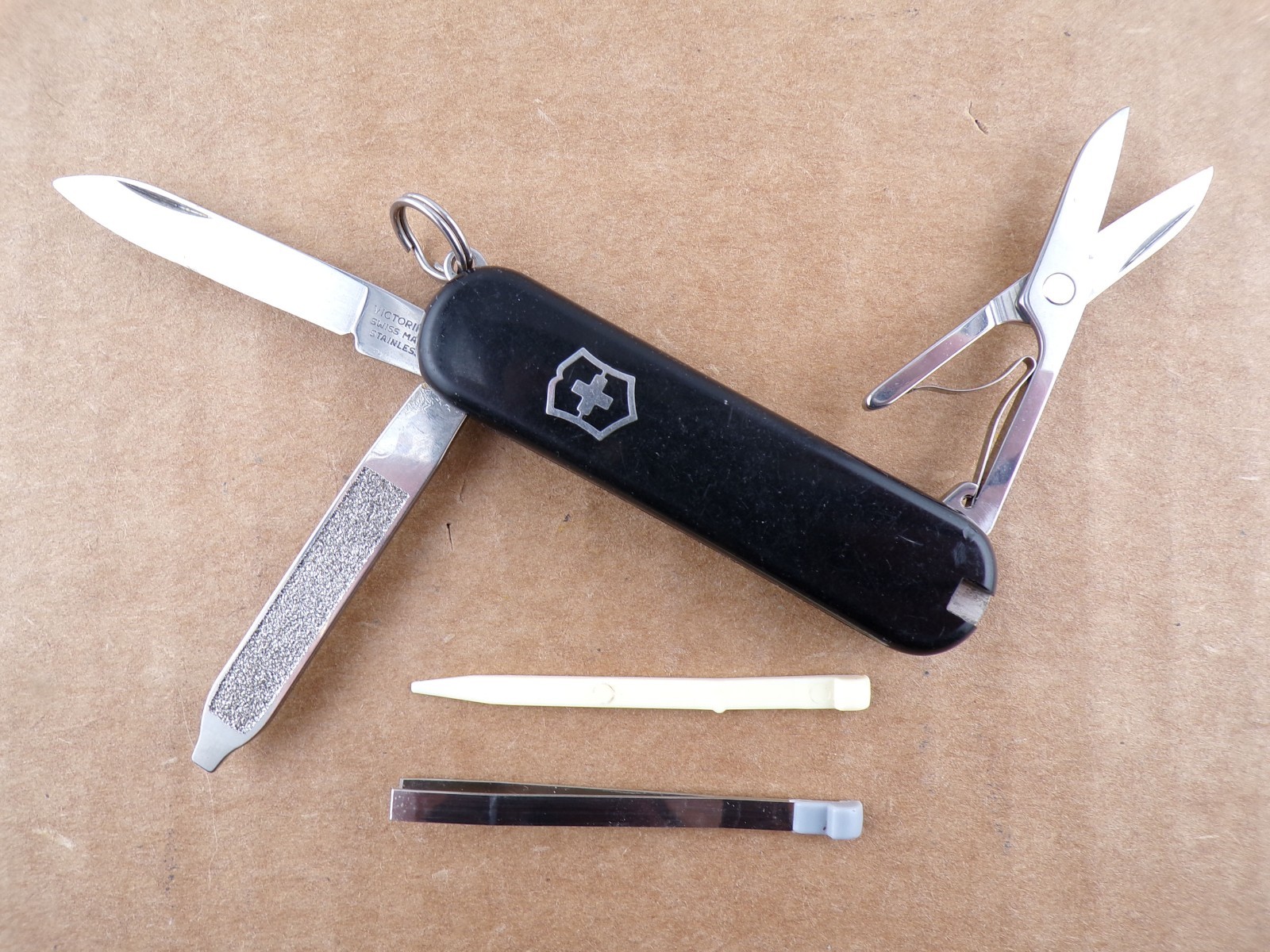 - Black Scissors - Very Good