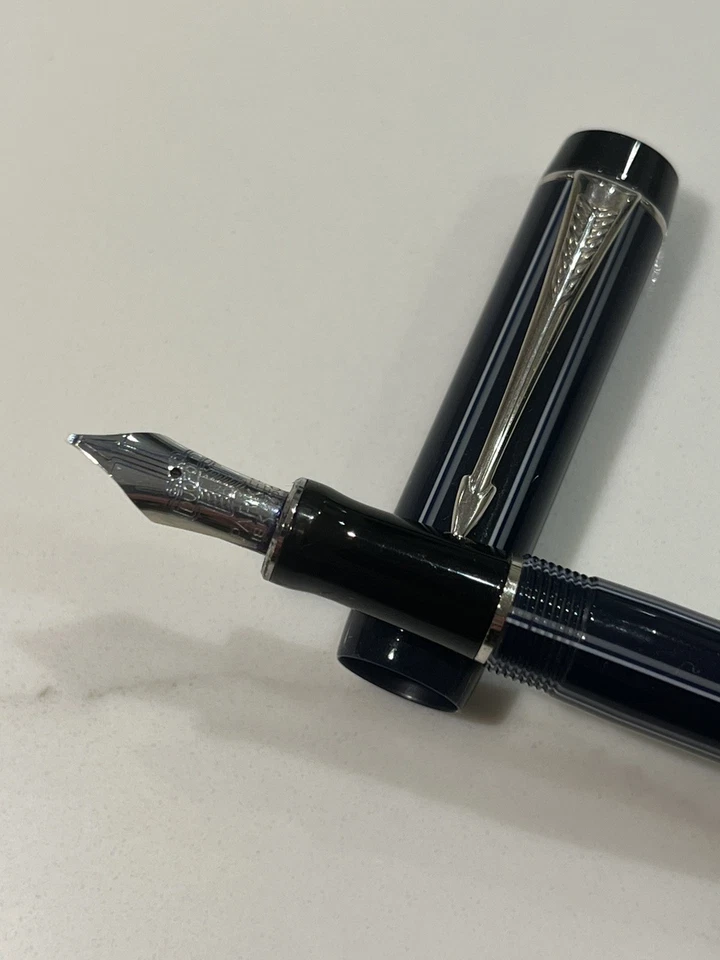 Parker Duofold International Blue Pinstriped  fountain pen , 18k Gold Italic Nib - Image 2 of 4