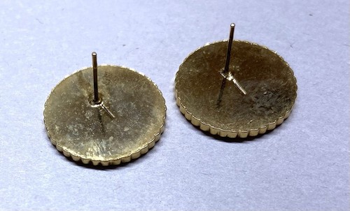48 pcs. Round- Gold Plate Brass Setting Shape Post earring with rope edge- 15mm - Picture 2 of 5