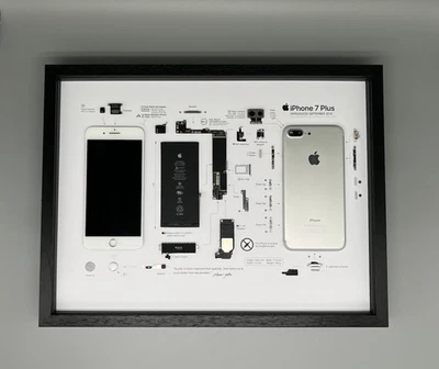 iPhone 7 Plus Zerlegt im Rahmen – Technik Kunstwerk –Gerahmte Wanddeko – Schwarz - Bild 1 von 3