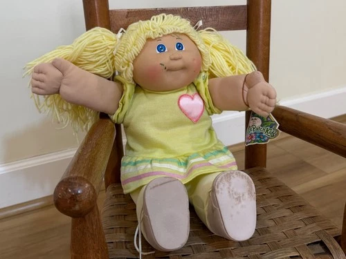 Vintage 1984 Cabbage Patch Kids Doll 17” Blonde Blue Eyes w Adoption Papers -