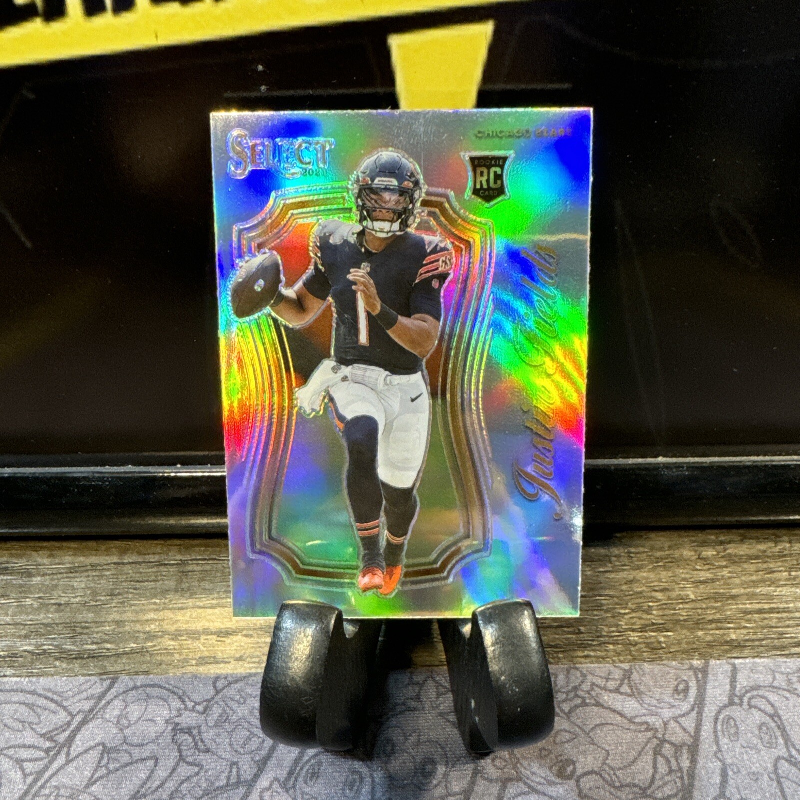 2021 Panini Select - Select Certified Rookies Silver Prizm #SCR-4 Justin Fields