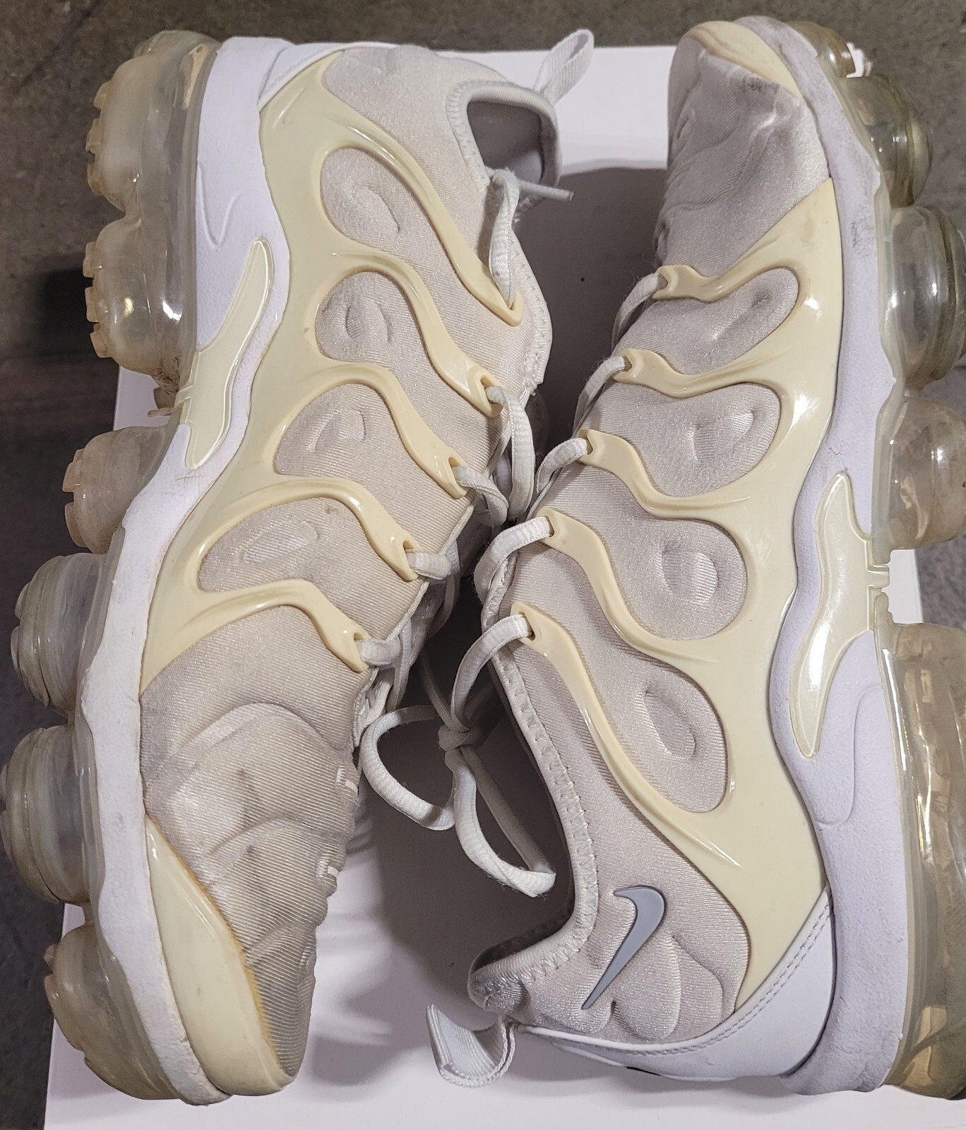 nike vapormax plus white size 5