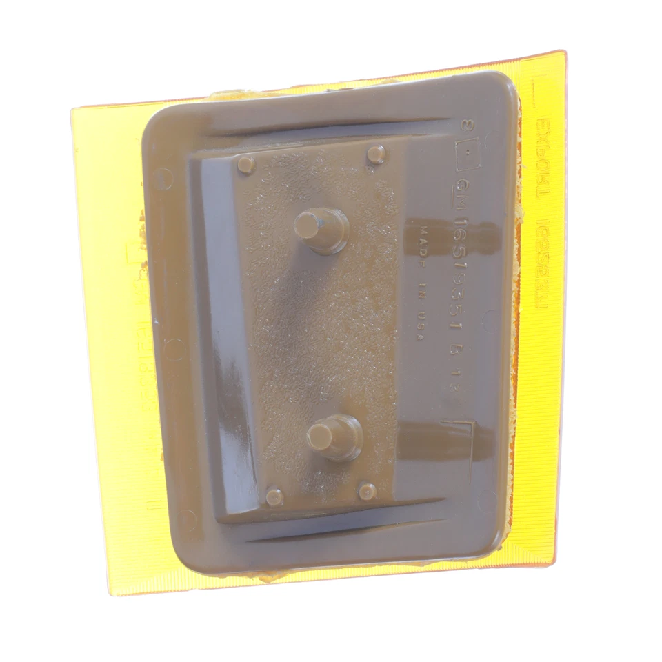 Genuine GM 1994-2000 Chevrolet Suburban LT Front Left Marker Reflector 05977459 - Image 2 of 3