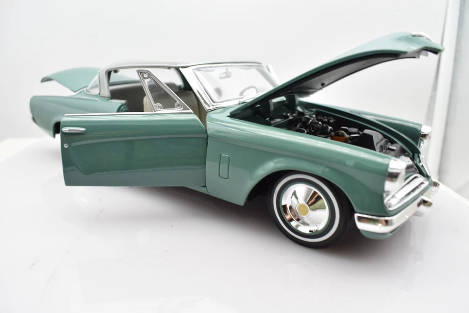 Modellino auto scala 1:18 STUDEBAKER STARLINER diecast modellismo collezione car - Immagine 2 di 4