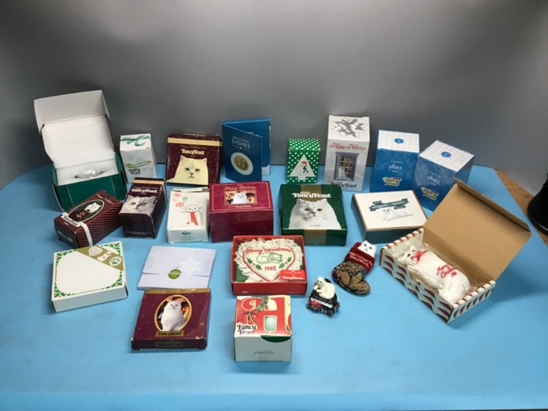 VINTAGE LARGED MIXED Lot of Fancy Feast Cat Christmas Ornaments 1990's
