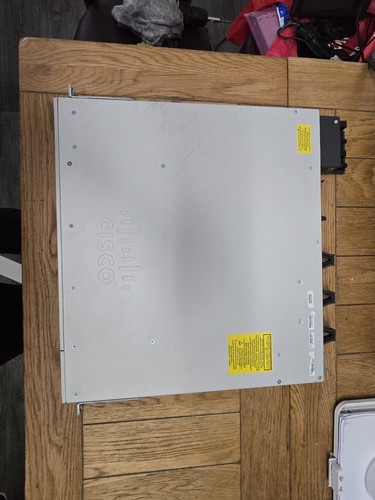 Cisco Catalyst 9300 48-Port UPOE Network Switch - C9300-48U-A. with 1100W PSU - Afbeelding 6 van 6
