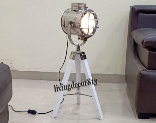 Collectibles Designer Spotlight Table Lamp With Wooden Stand Hall & Home Decor - 第 1/4 張圖片