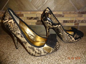 guess snakeskin shoes