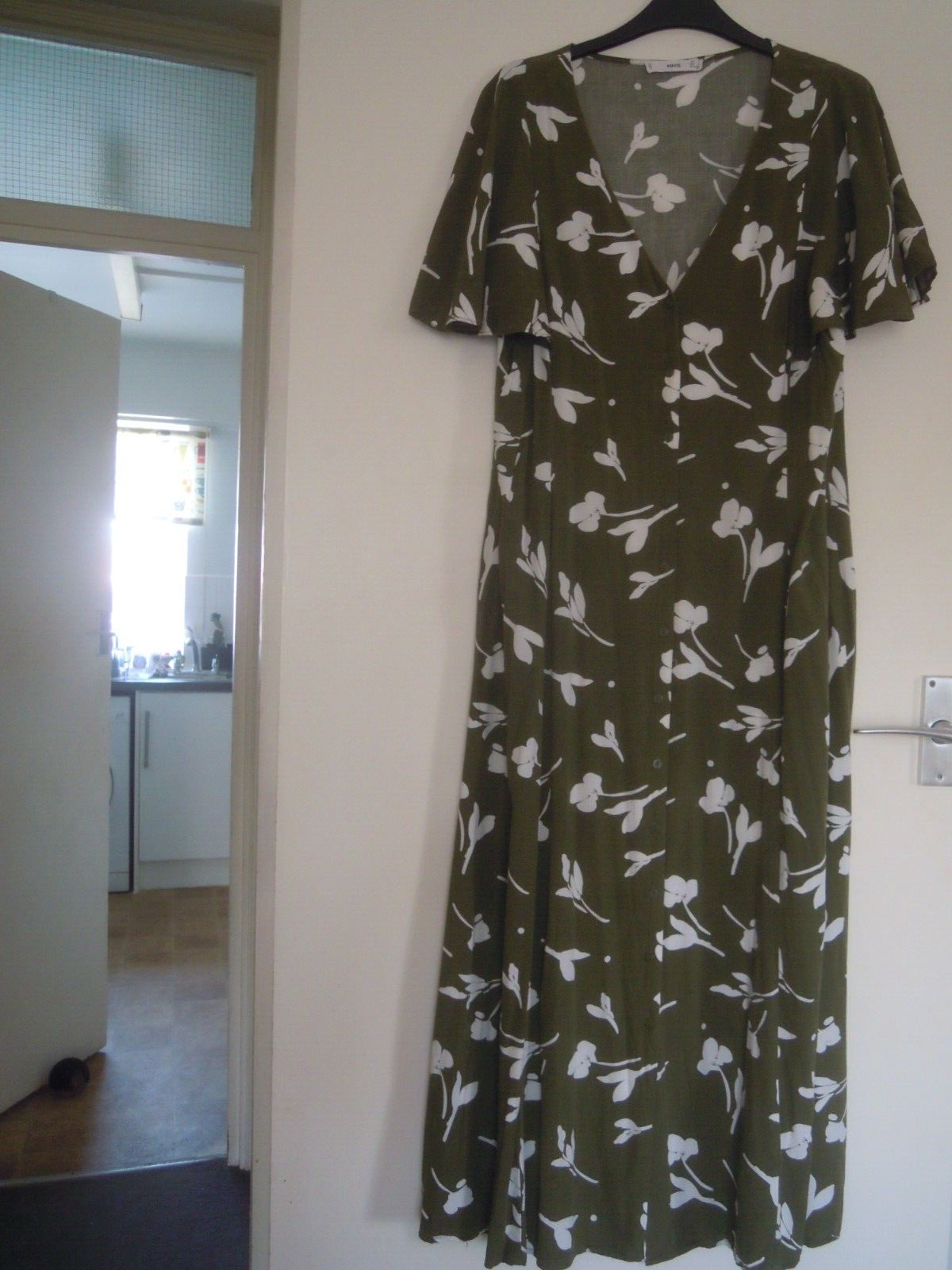 Picture 1 of 6