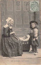 Old postcard Brittany grandmother (149378)