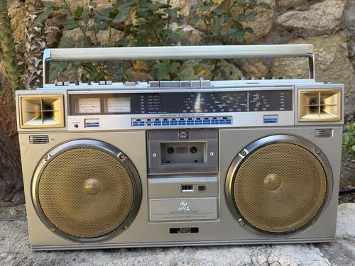 Vintage Boombox JVC RC-M70JW Radio Cassette Player AM FM