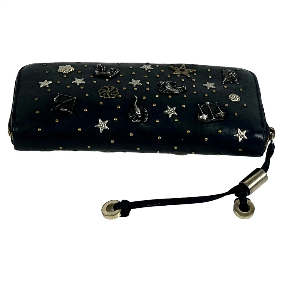 Auténtico bolso sin asas de cuero negro con cremallera tachuelas zodiaco largo Jimmy Choo Foto 4 de 4