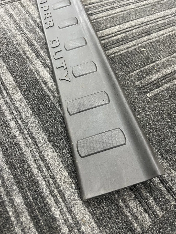 2013 Ford F-550 Super Duty Right Passenger Rocker Sill Trim bc34-25132A12 - Image 4 of 4