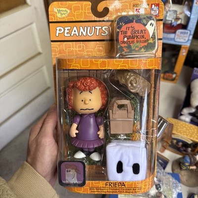 Memory Lane Peanuts It s The Great Pumpkin Charlie Brown Frieda Rare NIB