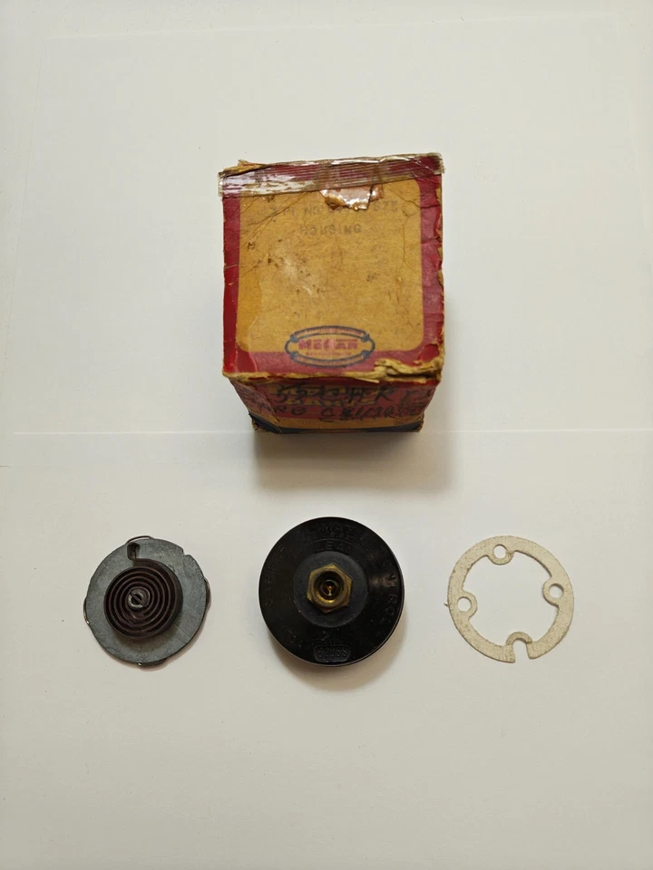 Chrysler Saratoga New Yorker 1951-1954 V8 carcasa bobina obturadora 1400877 nuevo en stock Foto 3 de 4