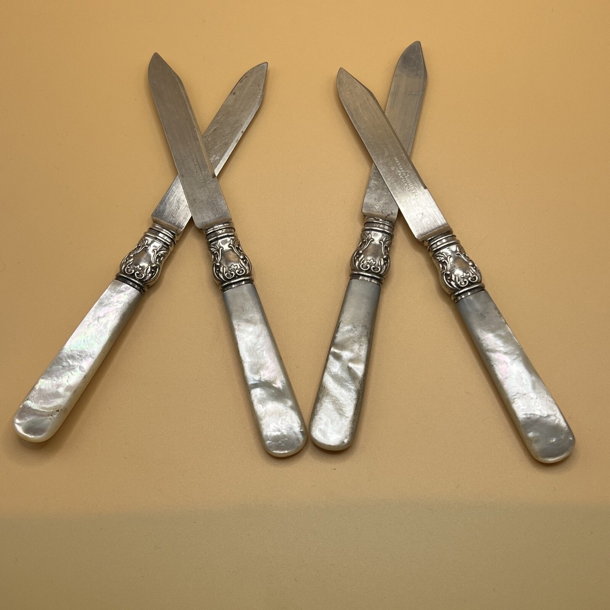 1855 Antique Pearl Handled Meriden Cutlery Co 4 Knifes With