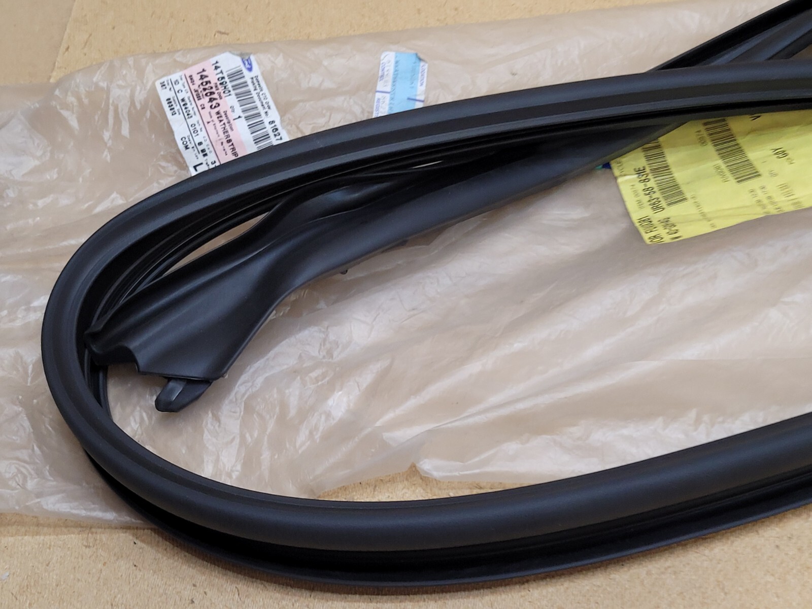 Genuine Ford Ranger ES 2009- Weatherstrip 1452643 for sale online 